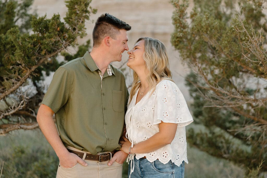 Couples Photos in Badlands National Park at Notch Trail