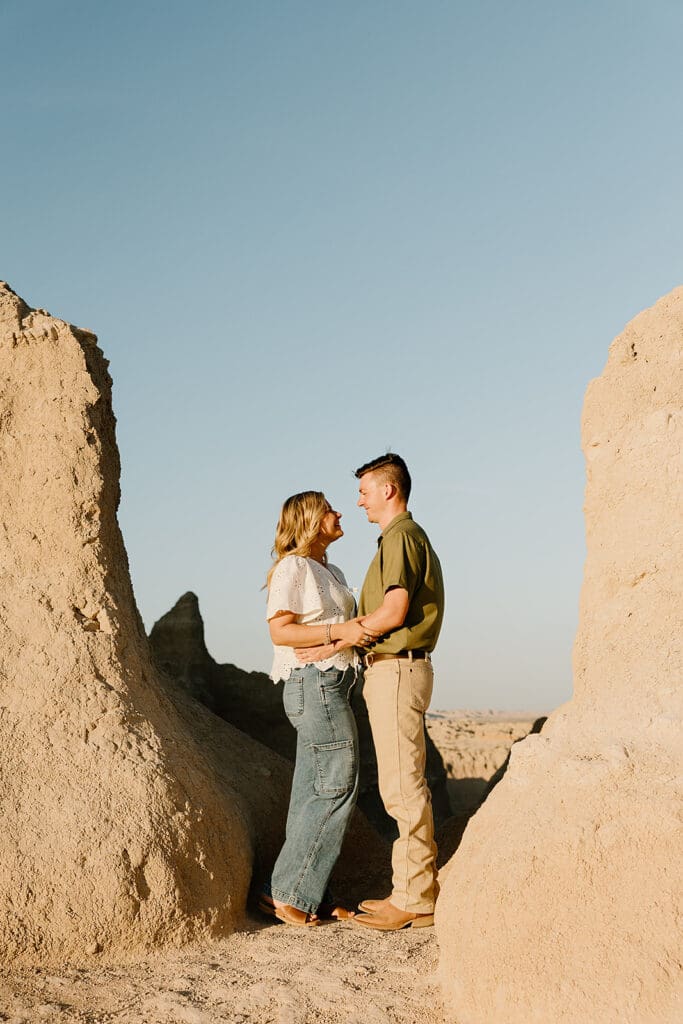 Couples Photos in Badlands National Park at Notch Trail
