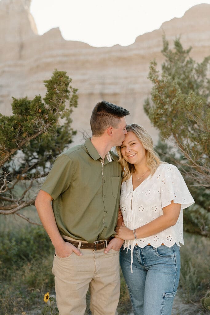 Couples Photos in Badlands National Park at Notch Trail